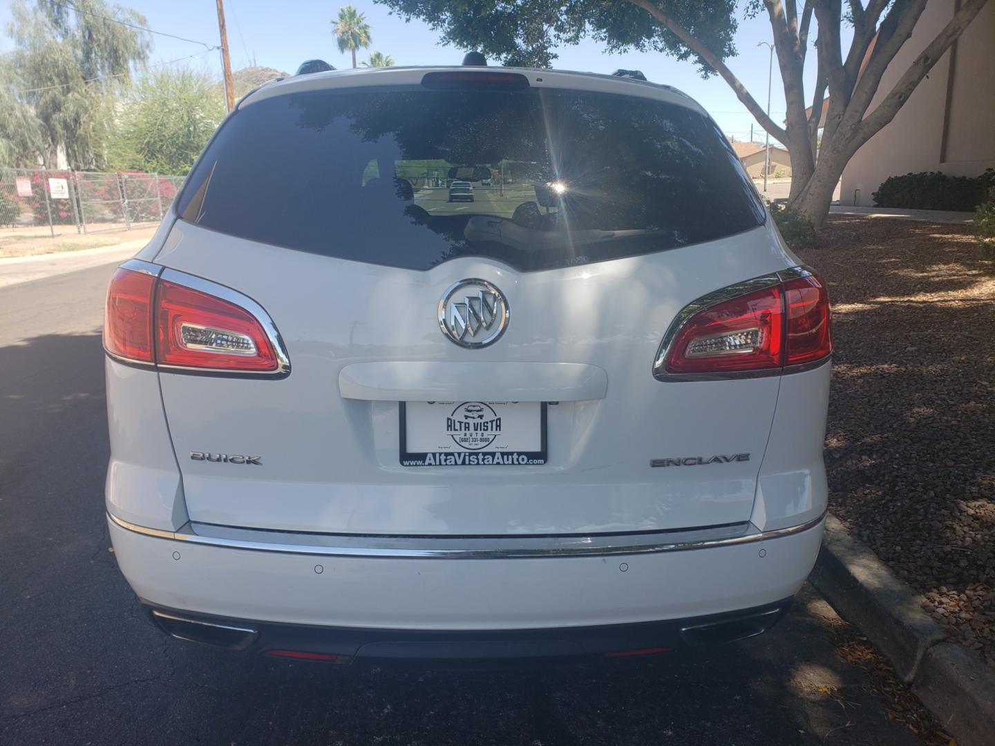 2017 WHITE /gray Buick Enclave (5GAKRBKD3HJ) with an 3.6L V6 DOHC 24V engine, 6-Speed Automatic transmission, located at 323 E Dunlap Ave., Phoenix, AZ, 85020, (602) 331-9000, 33.567677, -112.069000 - 2017 Buick Enclave,....... EXCELLENT condition, Ice Cold A/C, Clean Gray interior with Gray leather seats in near perfect condition, 3RD row seating, Rear AC, New brakes, Tune up, Touch screen Stereo/CD Player, Bluetooth, Phone sync, Backuup camera, Satellite compatible, Gorgeous tinted sunroof,This - Photo#7